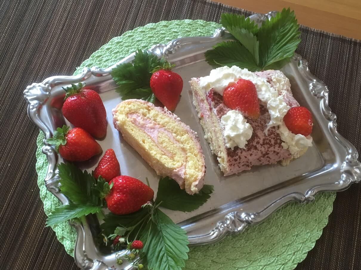 Erdbeerroulade | Kochen mit Edith Erdbeerroulade | Kochen mit Edith